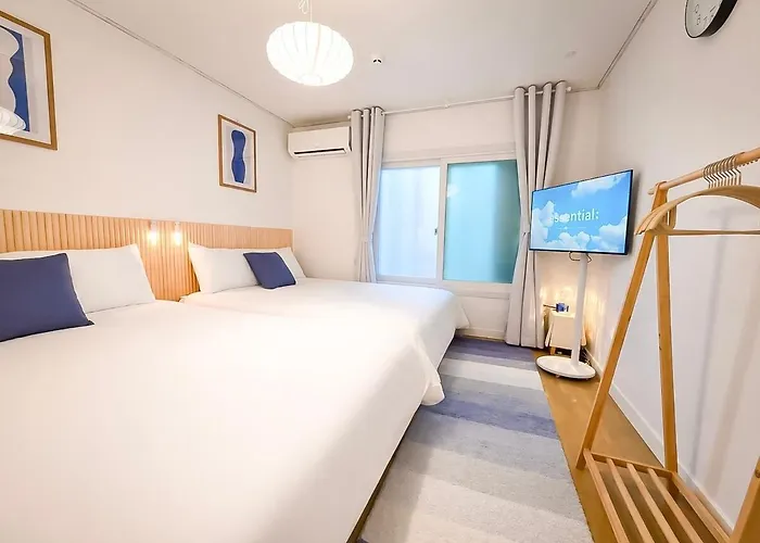 White Warm House アパート *