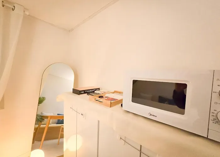 White Warm House アパート *